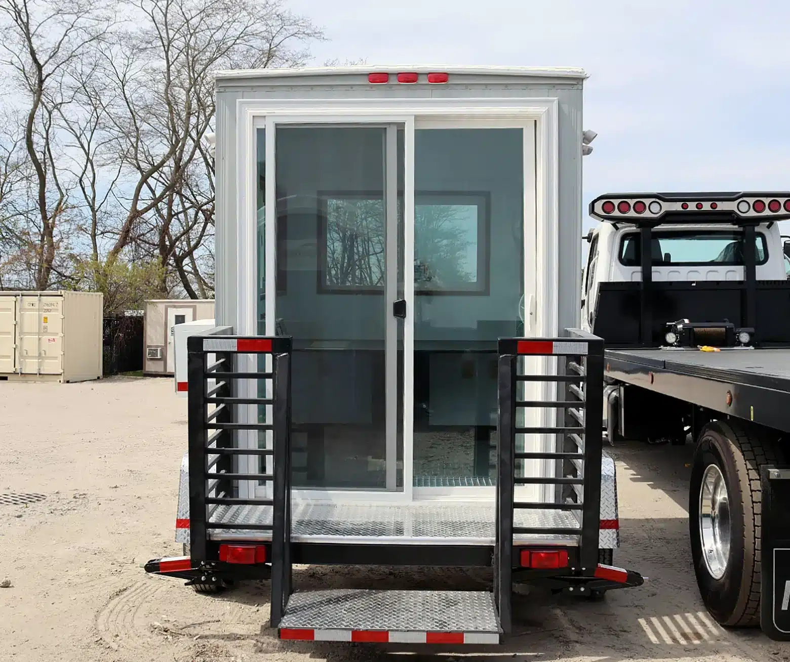 Custom Design Guard Booth Cassone